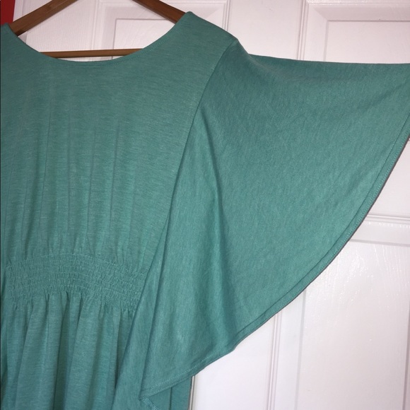 Tunic length Plus Size Blouse - Picture 5 of 7